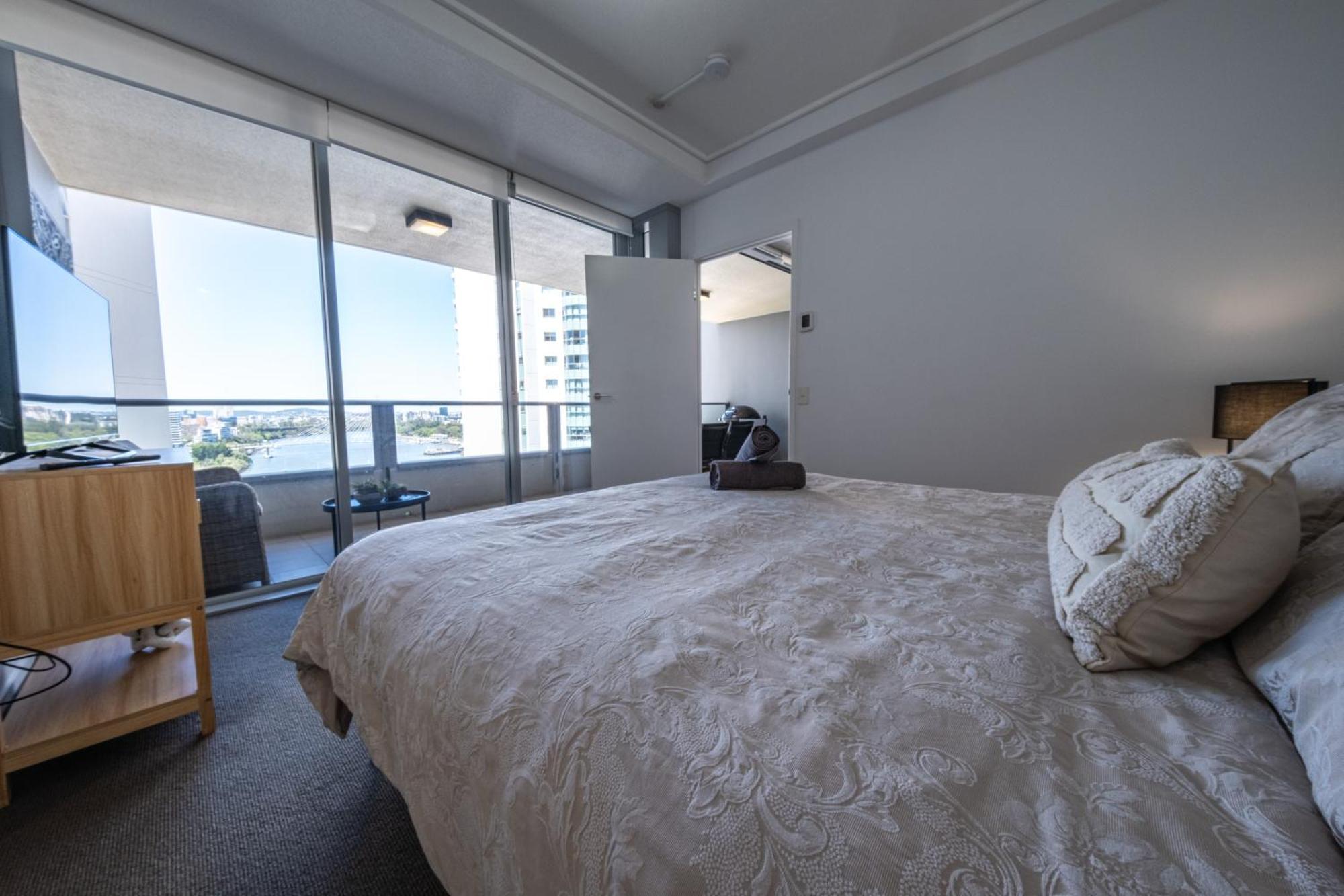 Brisbane City Luxury Riverfront Apartments Экстерьер фото